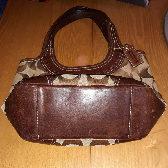 Coach Signature Logo Bag - Picture 3 of 8